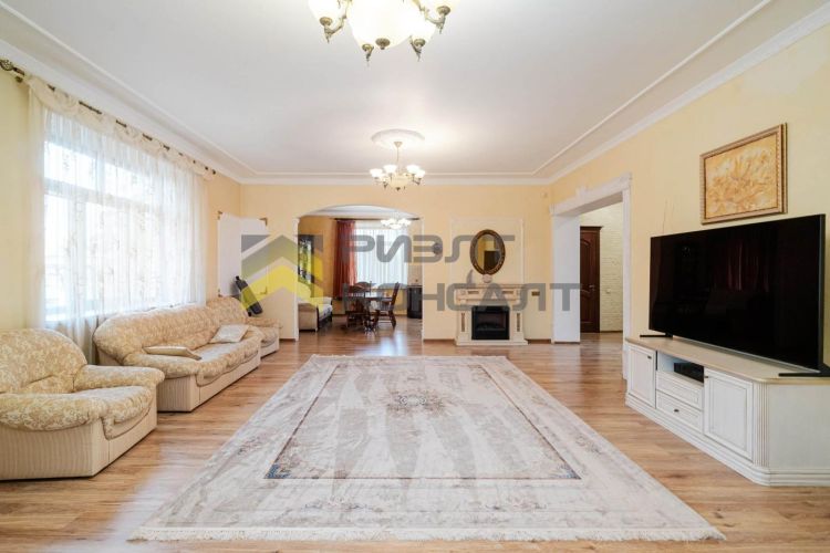Дом, 289.30м², 10.90 соток, 2 этажа, 5 комн., стены: Кирпич миниатюра 24
