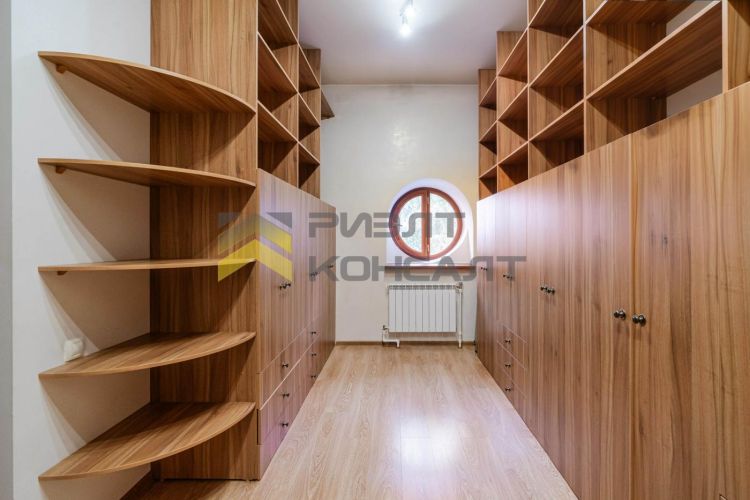 Дом, 289.30м², 10.90 соток, 2 этажа, 5 комн., стены: Кирпич миниатюра 37
