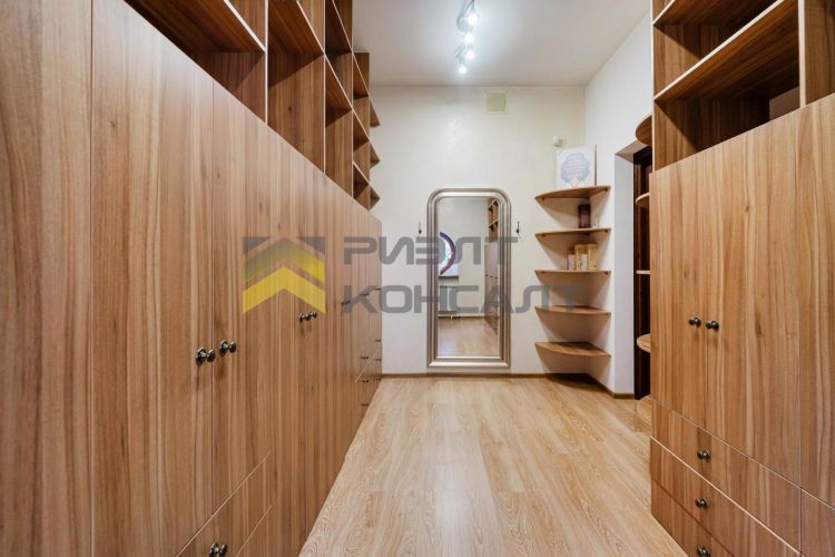 Дом, 289.30м², 10.90 соток, 2 этажа, 5 комн., стены: Кирпич миниатюра 38