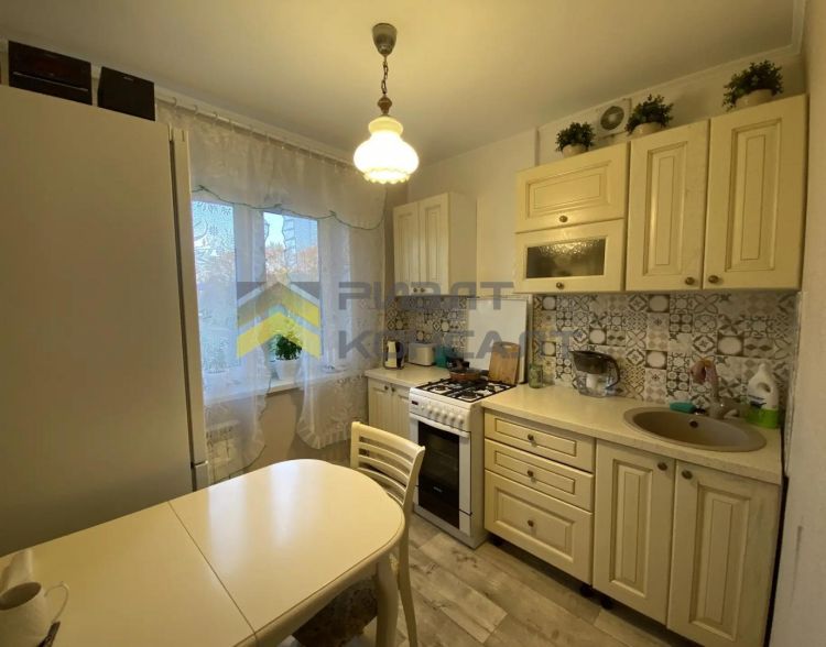 2-комн. квартира, Вторичка, 45.80м², 4/5 этаж