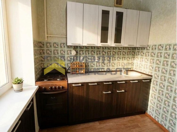 2-комн. квартира, Вторичка, 43м², 1/4 этаж