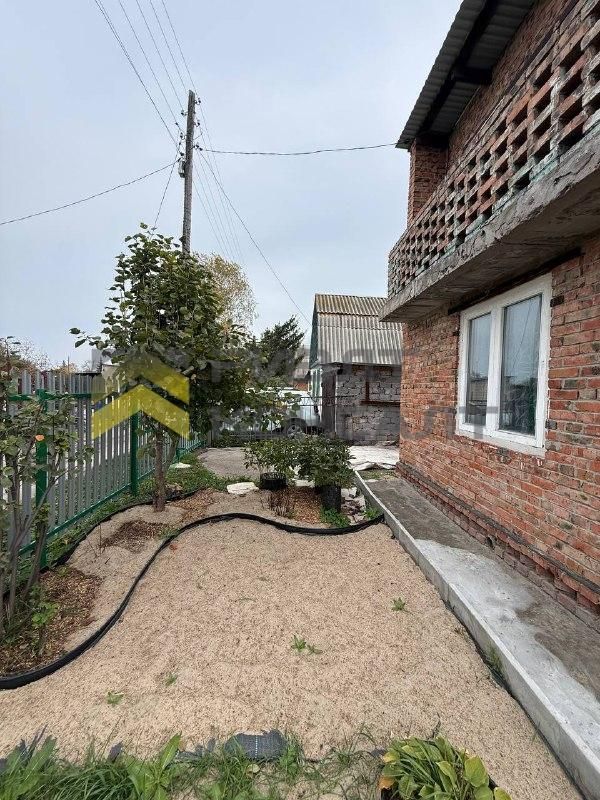 Дача, 39.80м², 5 соток, 2 этажа, 2 комн., стены: Кирпич