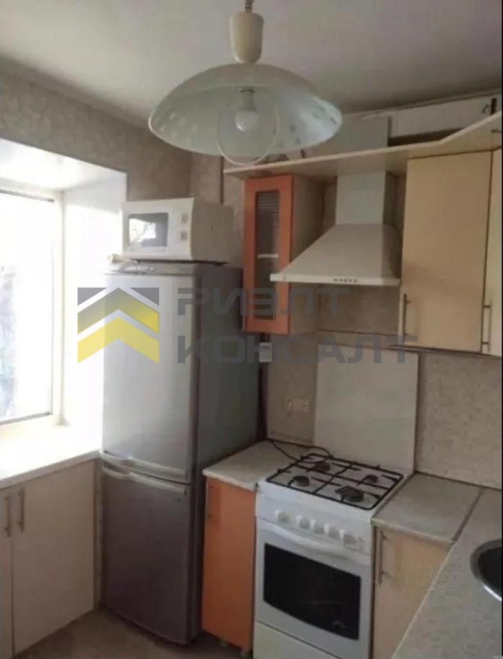 2-комн. квартира, Вторичка, 42м², 4/5 этаж