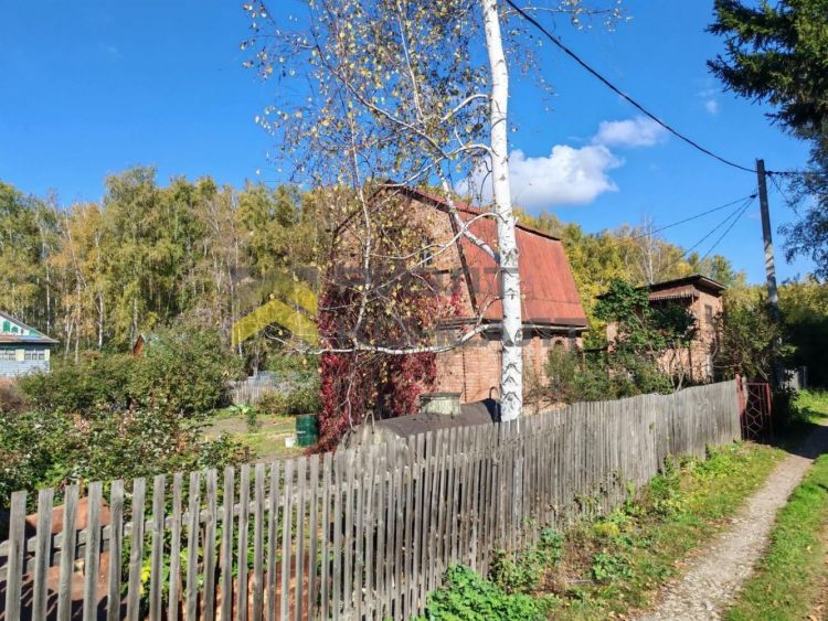 Дача, 32м², 5.50 соток, 2 этажа, 2 комн., стены: Кирпич миниатюра 26