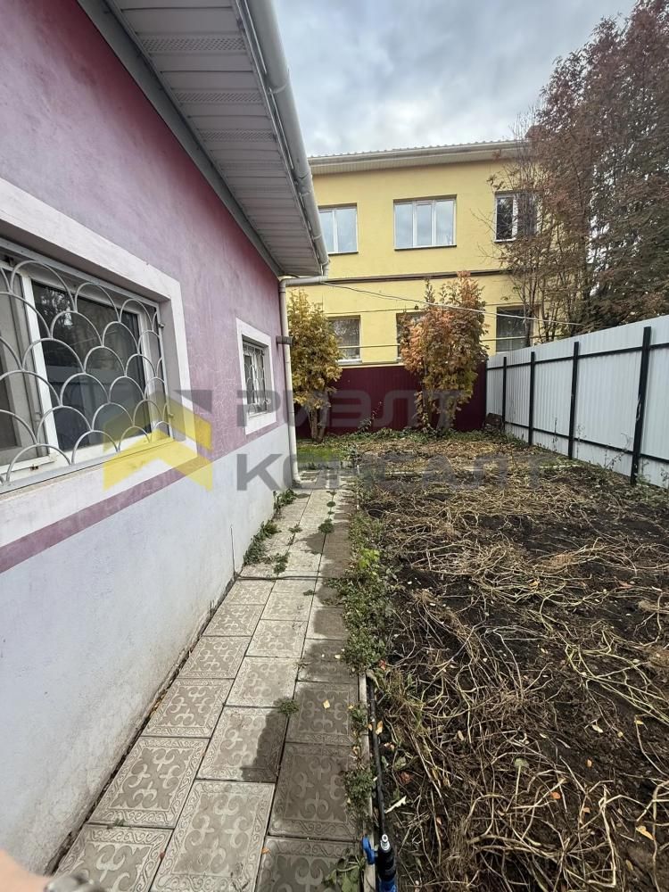 Дом, 123м², 3 соток, 3 этажа, 2 комн., стены: Кирпич миниатюра 8