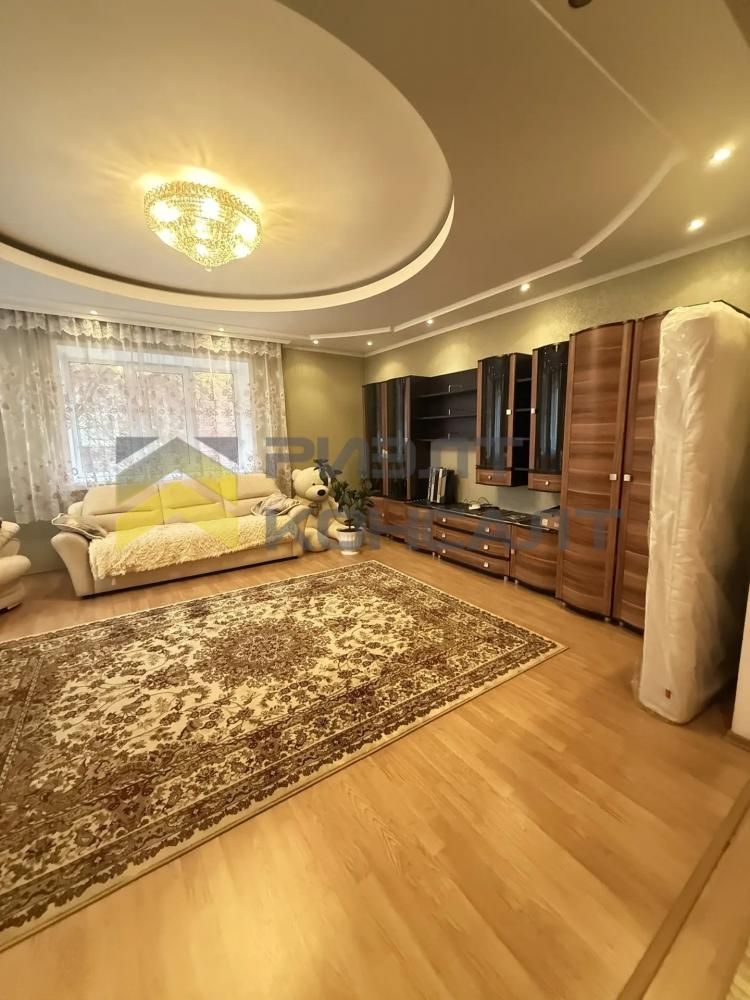Дом, 123м², 3 соток, 3 этажа, 2 комн., стены: Кирпич миниатюра 14
