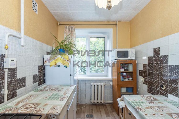2-комн. квартира, Вторичка, 44.90м², 1/9 этаж