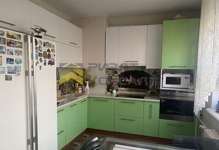 2-комн. квартира, Вторичка, 63м², 7/10 этаж