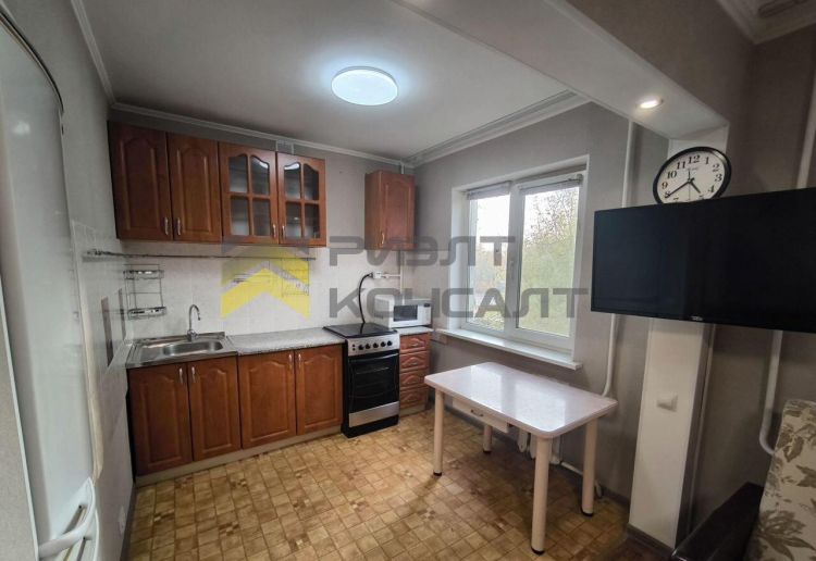 2-комн. квартира, Вторичка, 45м², 2/5 этаж