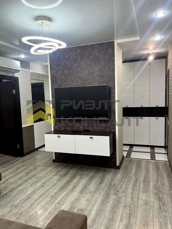 3-комн. квартира, Вторичка, 77м², 6/9 этаж